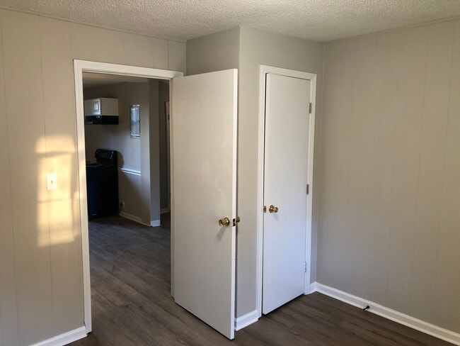 Building Photo - 940 Dougherty St