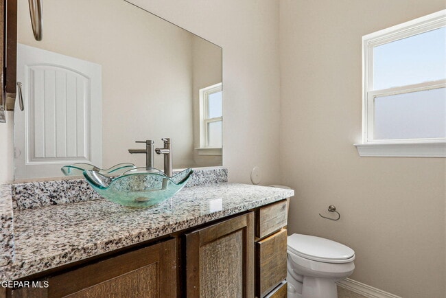 Building Photo - 904 Keenland Ave