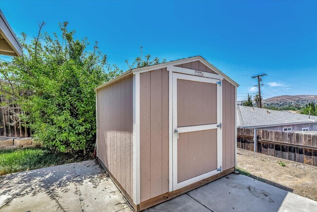 Building Photo - 8624 La Butte Ln