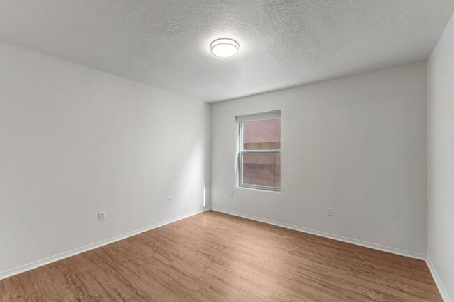 Building Photo - 11031 Deer Lodge Pl SE