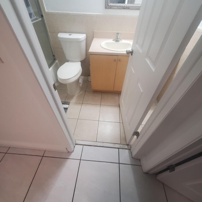 Building Photo - 7151 Miami Lakes Dr