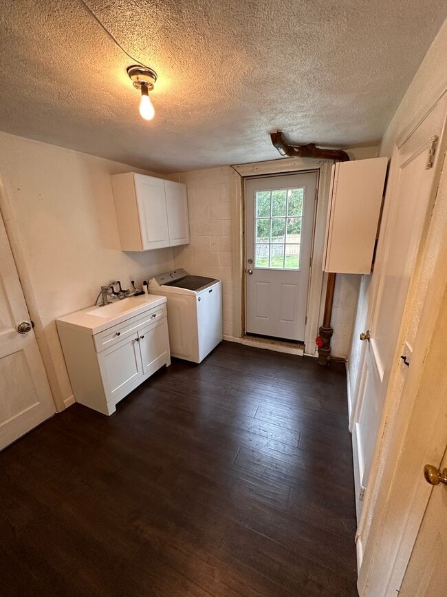 Building Photo - 3 bedroom 1.5 bath Lower Allen Township