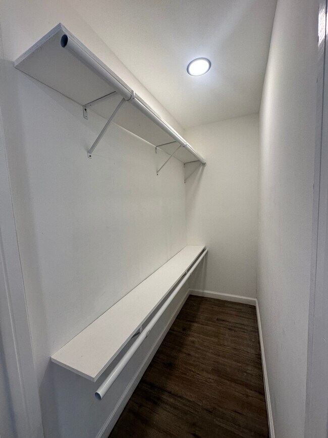 Building Photo - 5 Ashford St