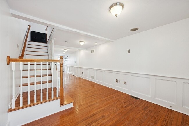 Building Photo - A Rare Gem in Forty Acres