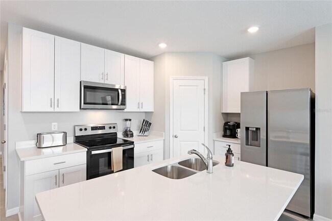 Building Photo - 17063 Coral Key Dr