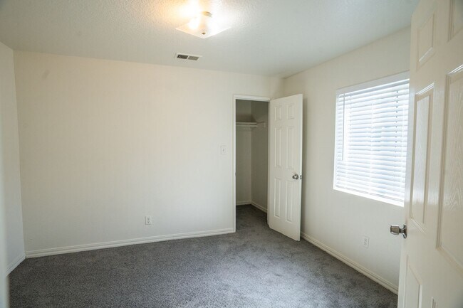 Building Photo - LIME 1010-1016