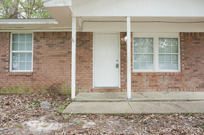Building Photo - 6115 Willow Ln N