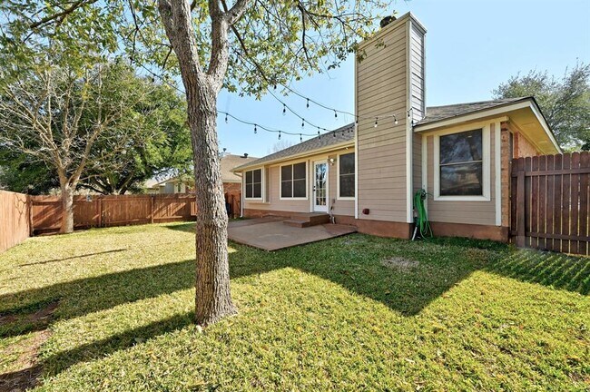 Building Photo - 2738 Winding Brook Dr