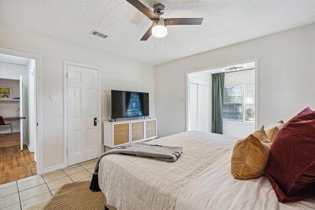 Building Photo - 2435 W 10th St