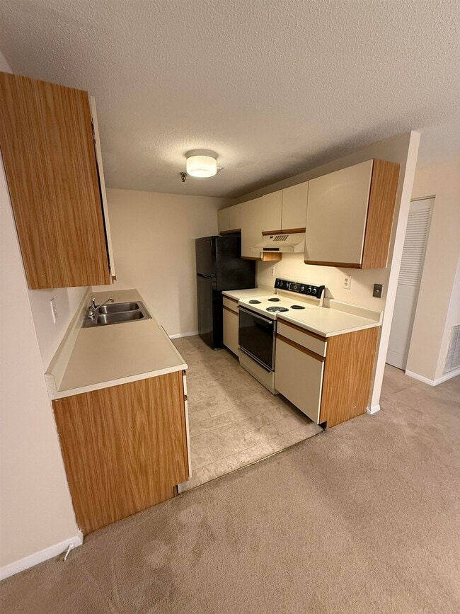 Building Photo - 425 Abbott Farm Ln