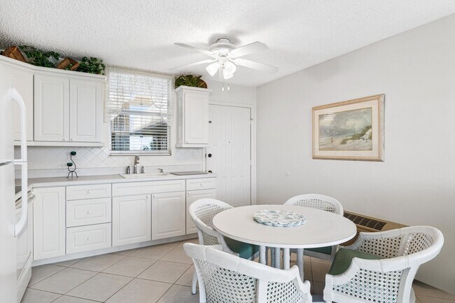 Building Photo - 5800 Bonita Beach Rd SW