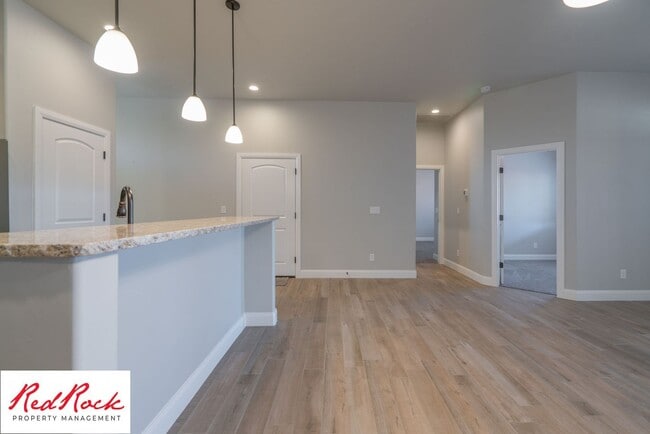 Building Photo - 2 Bedroom Townhome in Sky Ridge, Hurricane