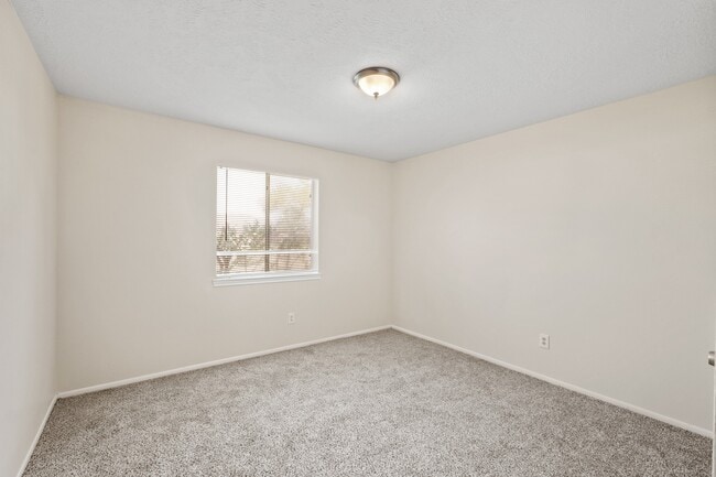 Building Photo - 13211 Gerrards Cross Dr