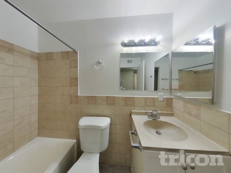 Building Photo - 1626 W Pepper Pl