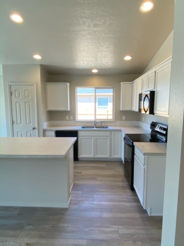 Building Photo - 11591 Stockbridge Way