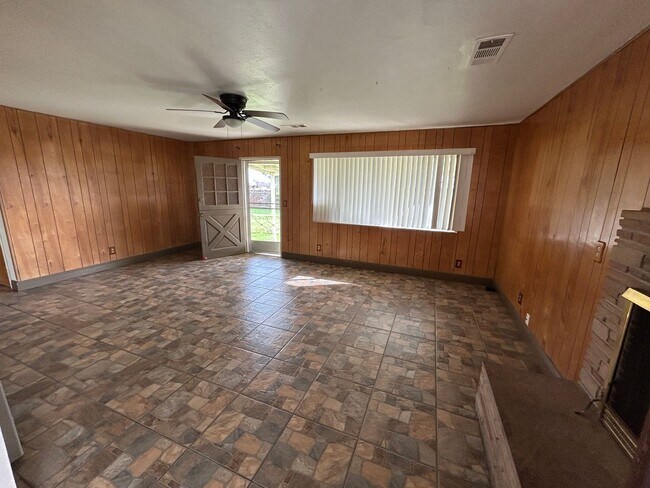 Building Photo - 10769 Arbor Dr