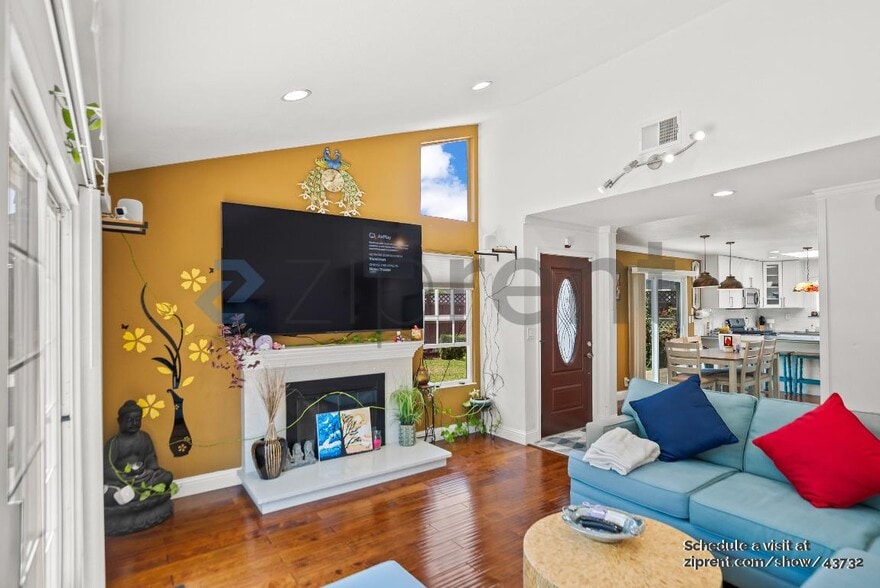 Building Photo - 5947 Southmont Ct