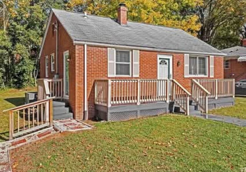 Building Photo - 2506 White Oak Ave