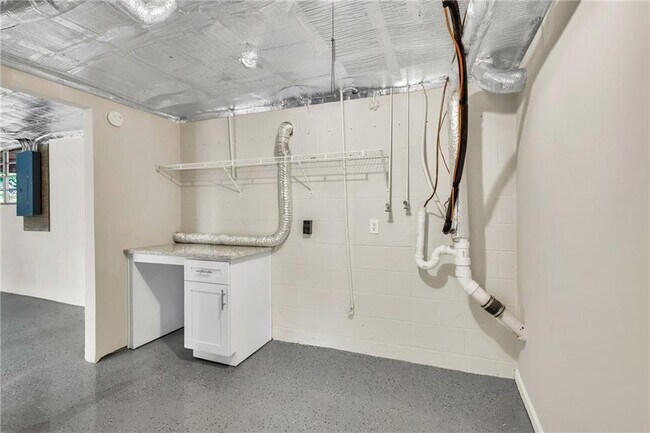 Building Photo - 331 Smyrna Powder Springs Rd SE