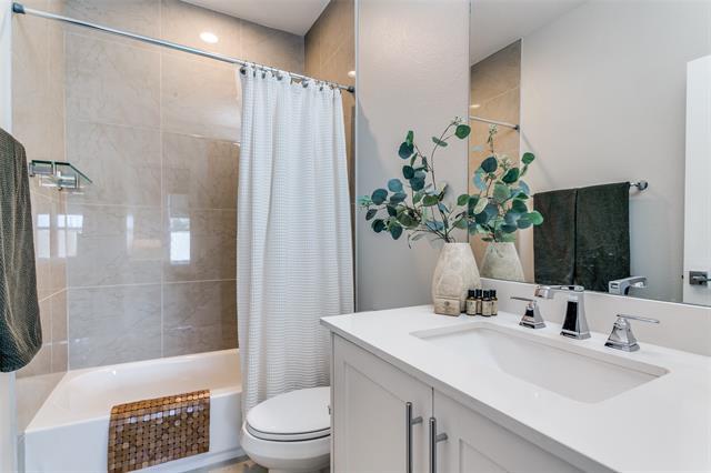 Building Photo - 1925 California Dr