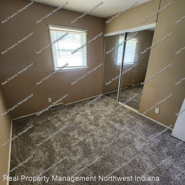 Building Photo - 3 br, 1 bath House - 3638 173rd Street