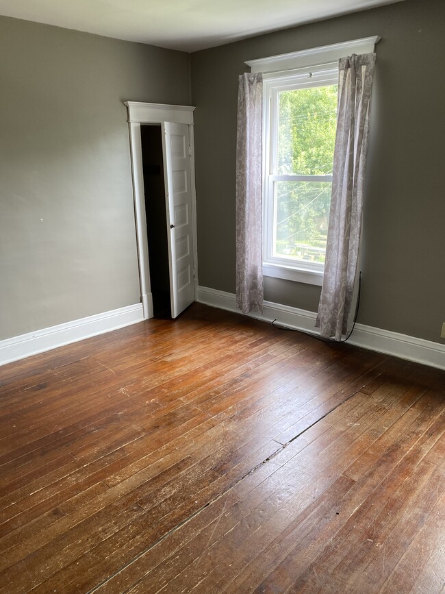 Bedroom 2 w/2 large closets - 845 Clark St