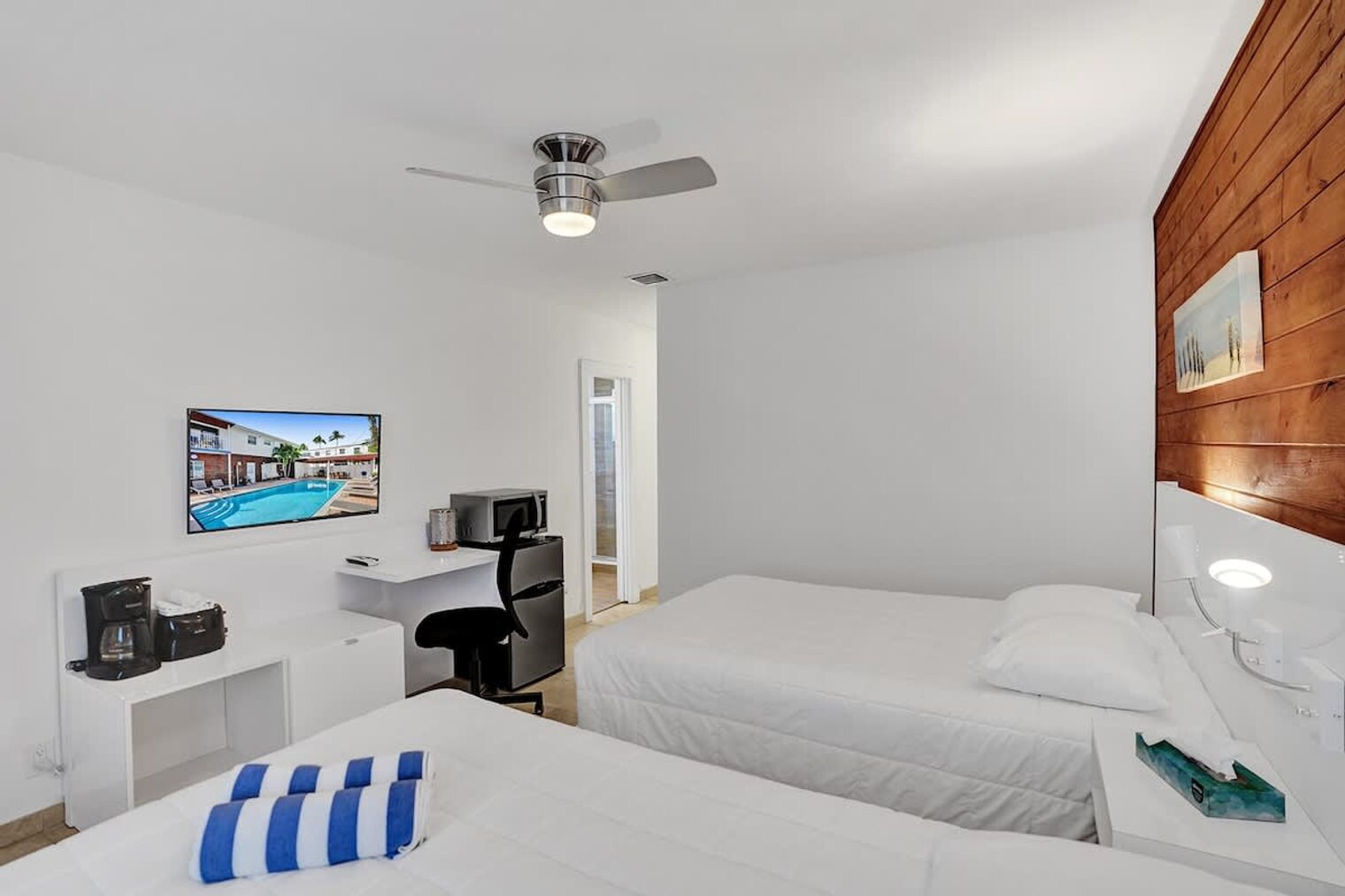 Building Photo - 3215 NE 7th St