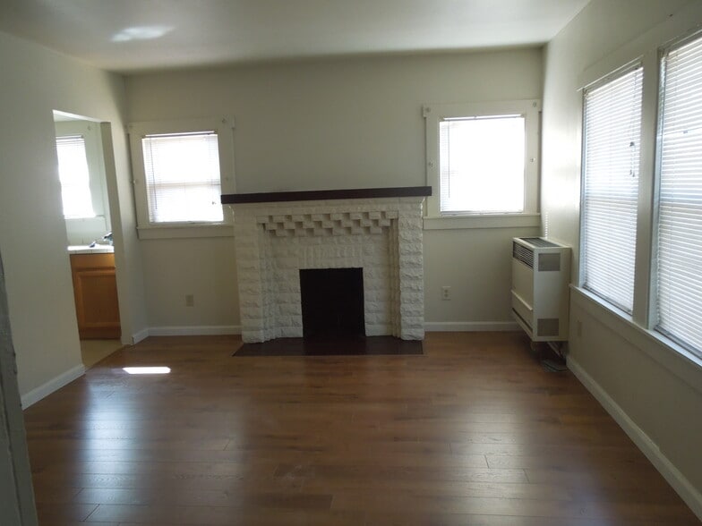 Building Photo - 763 60th St