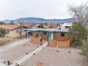 Building Photo - Charming two bedroom home