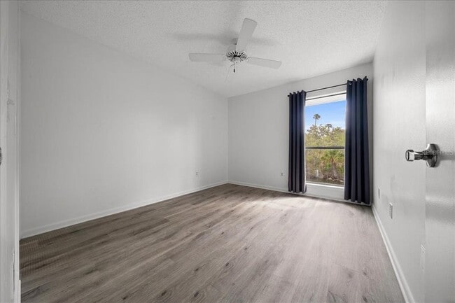 Building Photo - 2925 N Rivers Edge Blvd