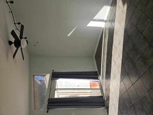 Building Photo - 555 N May