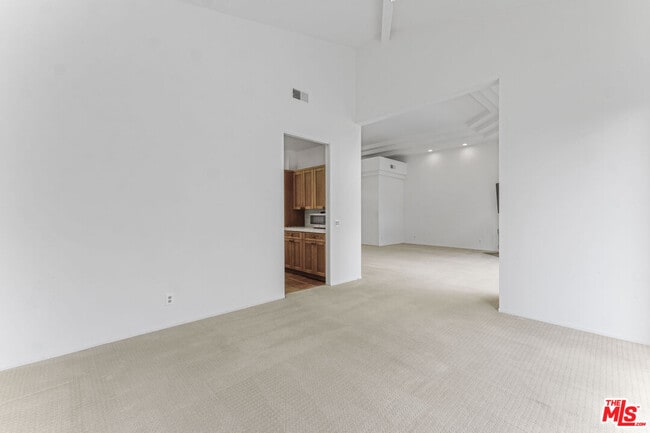 Building Photo - 3516 Malibu Country Dr