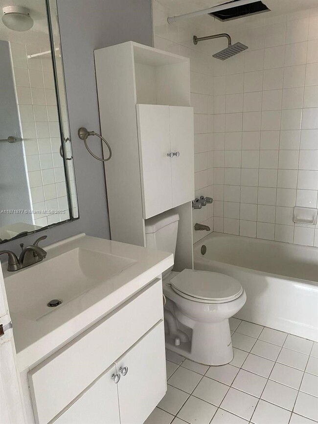 Building Photo - 2735 W 52nd St