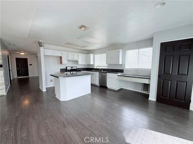 Building Photo - 6716 Earhart Ave