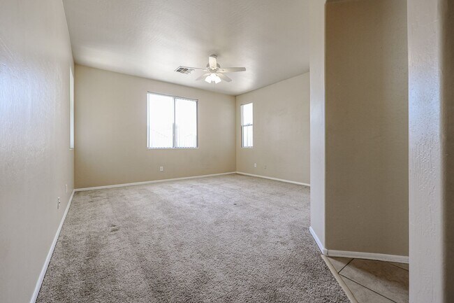 Building Photo - Great Litchfield Park Neignborhood!