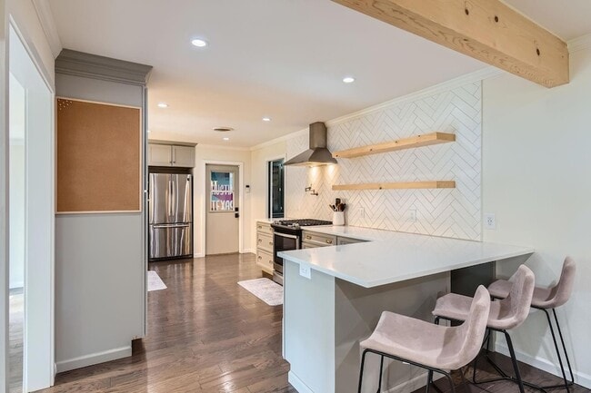 Building Photo - 1713 Mariposa Dr