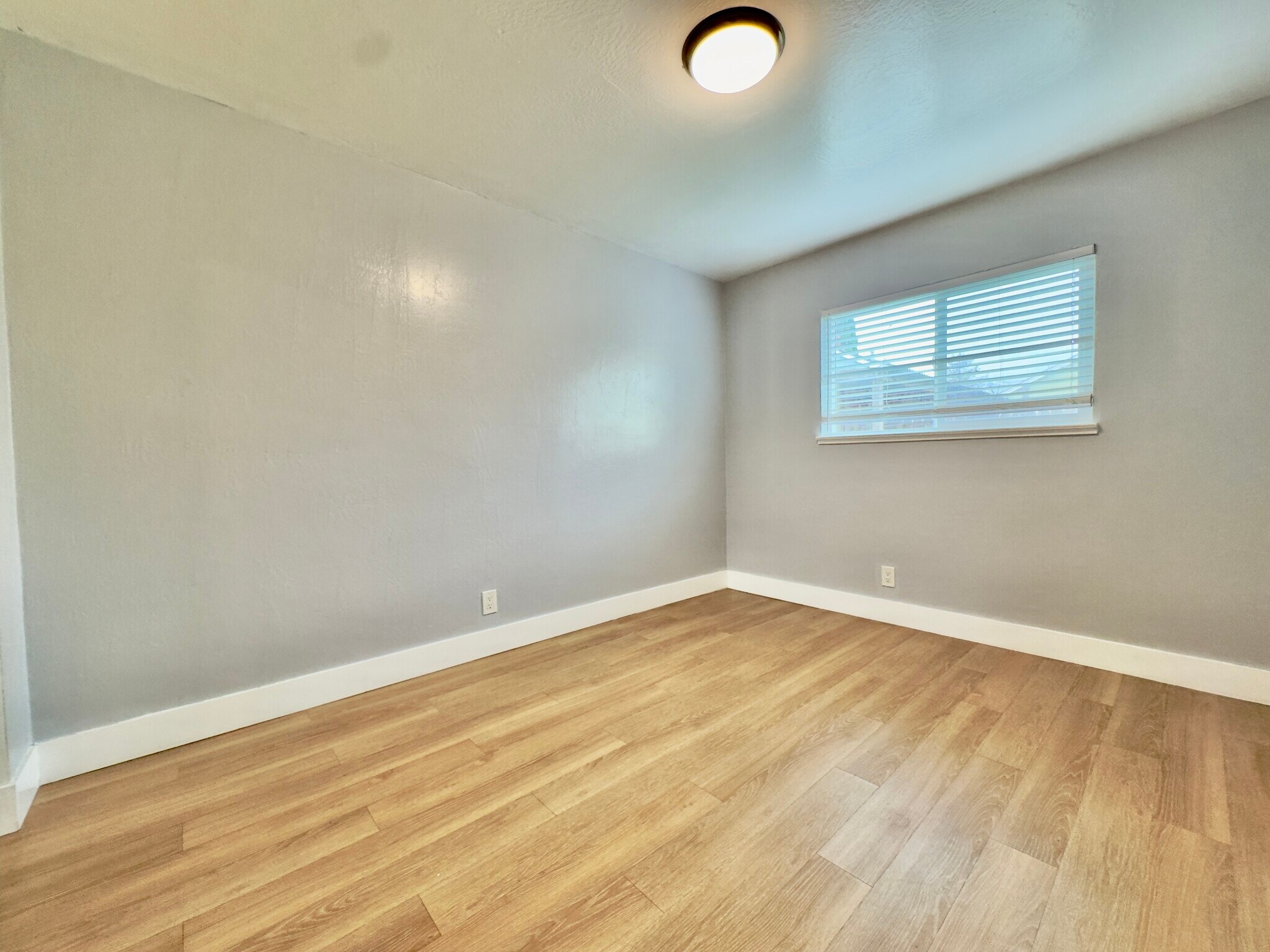 Building Photo - 2139 103rd Ave