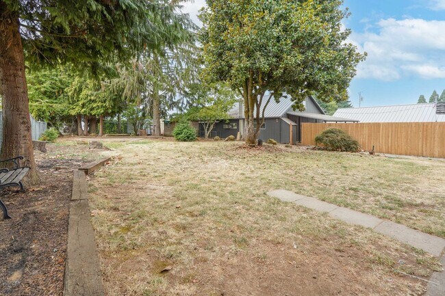 Building Photo - Beautifully Renovated 4-Bedroom Farmhouse on Large Corner Lot in the Heart of Sublimity - Water/S...