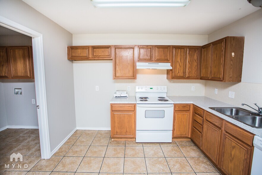 Building Photo - 514 N Brentwood Ave