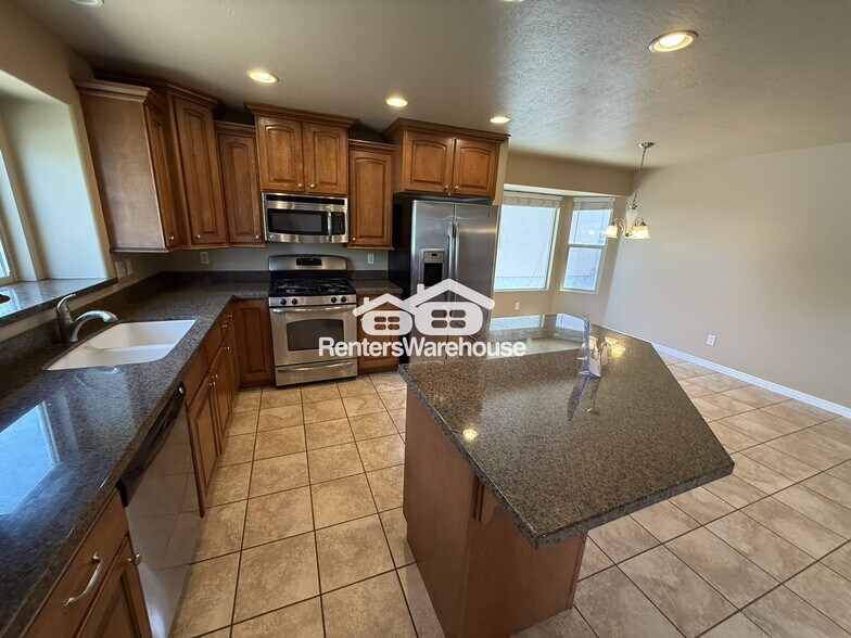 Building Photo - 4782 N Shady View Ln