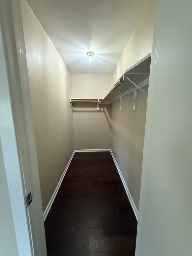Building Photo - "Charming 4-Bedroom Dallas Retreat with 2 ...