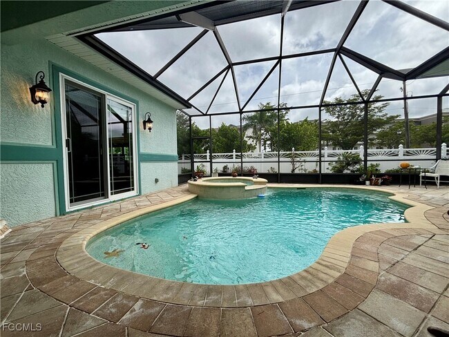 Building Photo - 14791 Royal Oak Ct