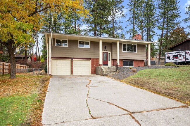 Building Photo - Move-In Special - Beautiful South Valley Home! Available Now!