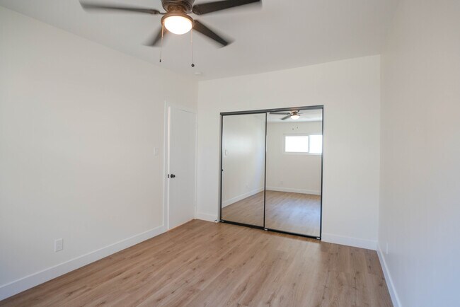 Building Photo - 821 W 167th St