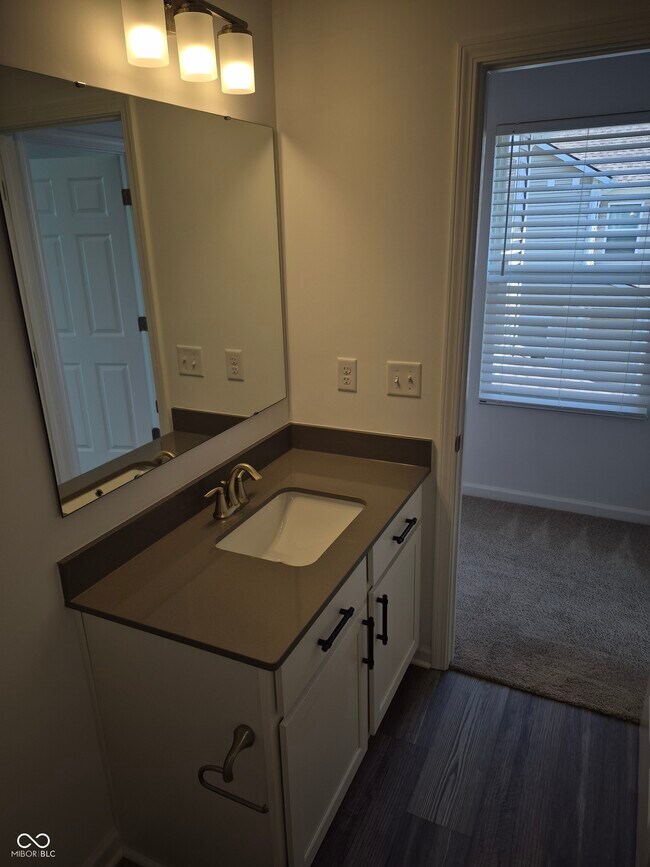 Building Photo - 10608 Mangrove Dr