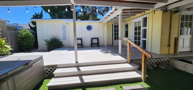 Building Photo - Studio Cottage w/ huge storage shed! Move-in Special