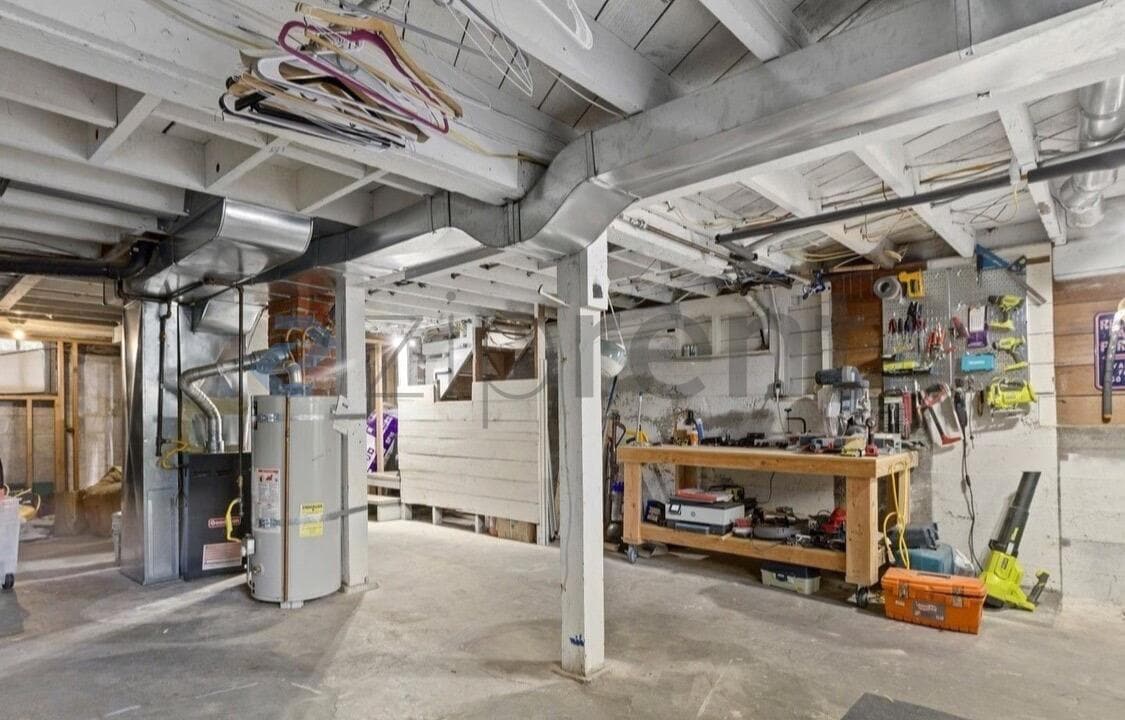 Building Photo - Unit