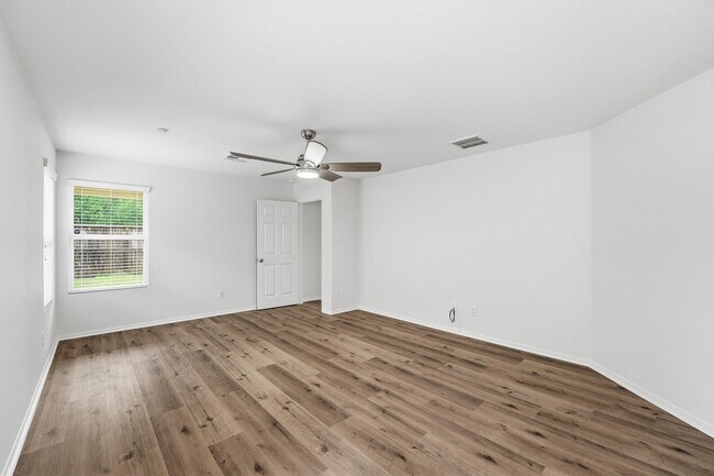 Building Photo - 16417 Olive Sparrow Dr