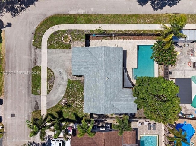 Building Photo - 6848 NW 27th Way