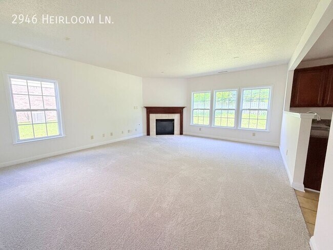Building Photo - 2946 Heirloom Ln